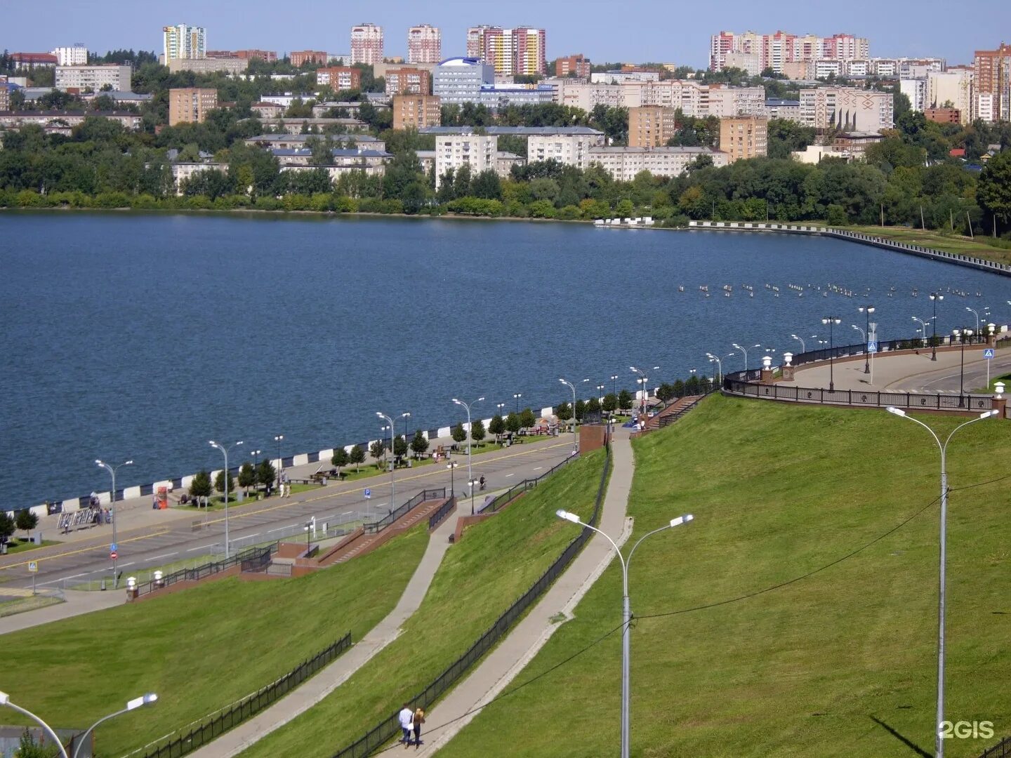 Реки удмуртии названия. Реки города ижевска. Набережная ижевского пруда. Реки города ижевска. Река подборенка острова ижевск.