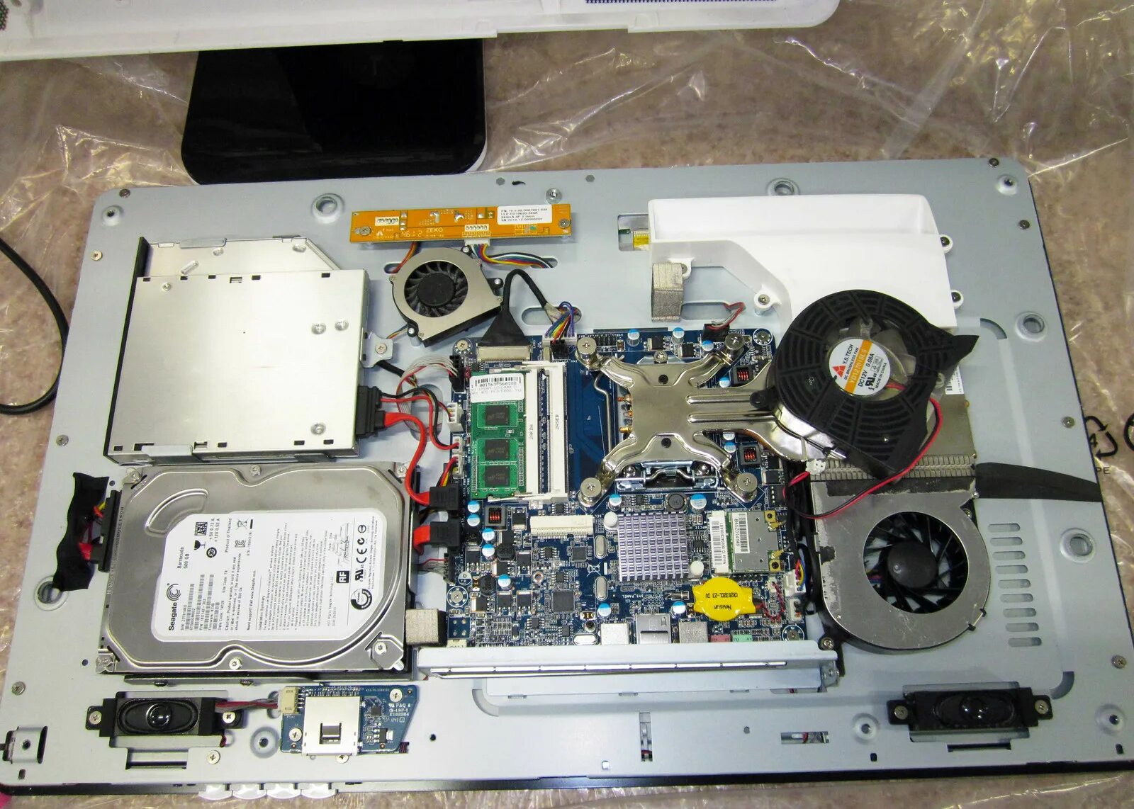 Жесткий диск моноблок acer. Моноблок iru разборка. Леново ideacentre моноблок b320. M900z lenovo monoblock. Леново ремонт моноблоков асц.