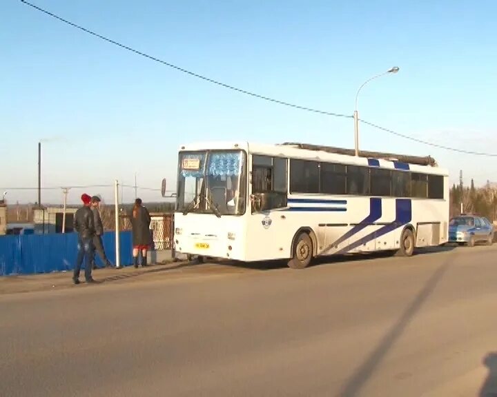 Автобусы межгород кемерово. Автобус Кемерово-Мариинск. Автостанция Мариинск. Автобус Мариинск. Резина автостанция.