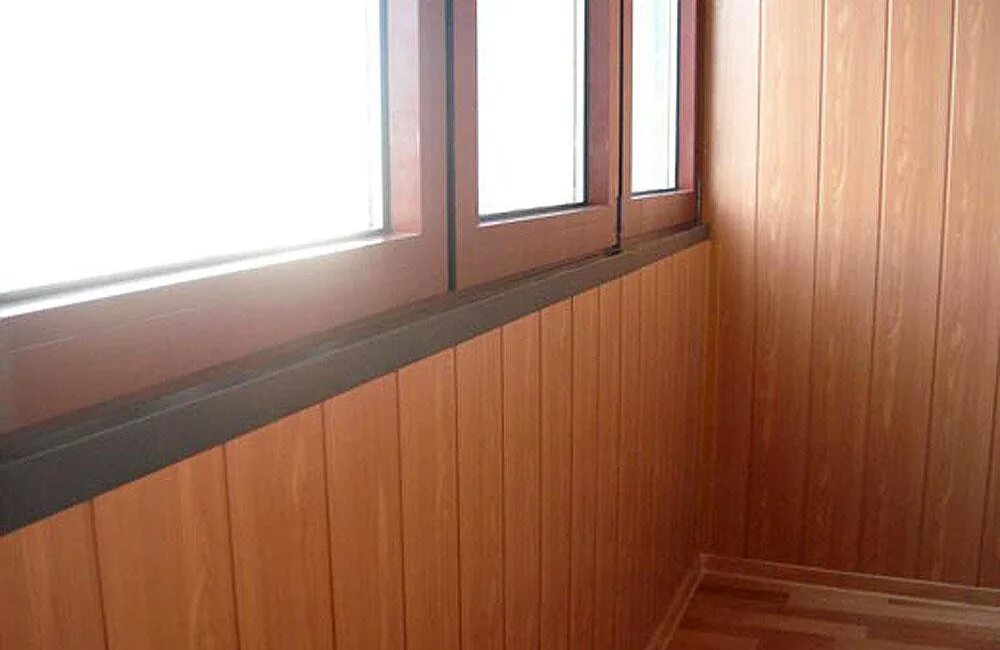 Обшивка балкона панелями. МДФ панели для балкона. ПВХ панели для балкона. Отделка балкона стеновыми панелями. Балконы фото панель