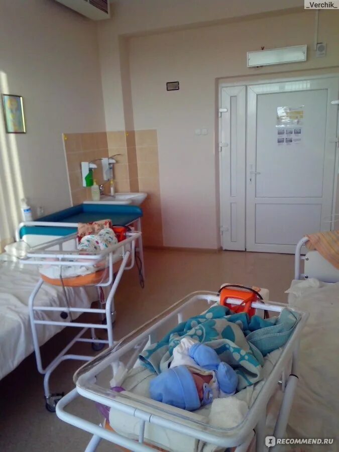 Платные палаты барнаул. Роддом 1 барнаул. родильный дом 3 москва палата на 1. палата в роддоме. платная палата в роддоме.