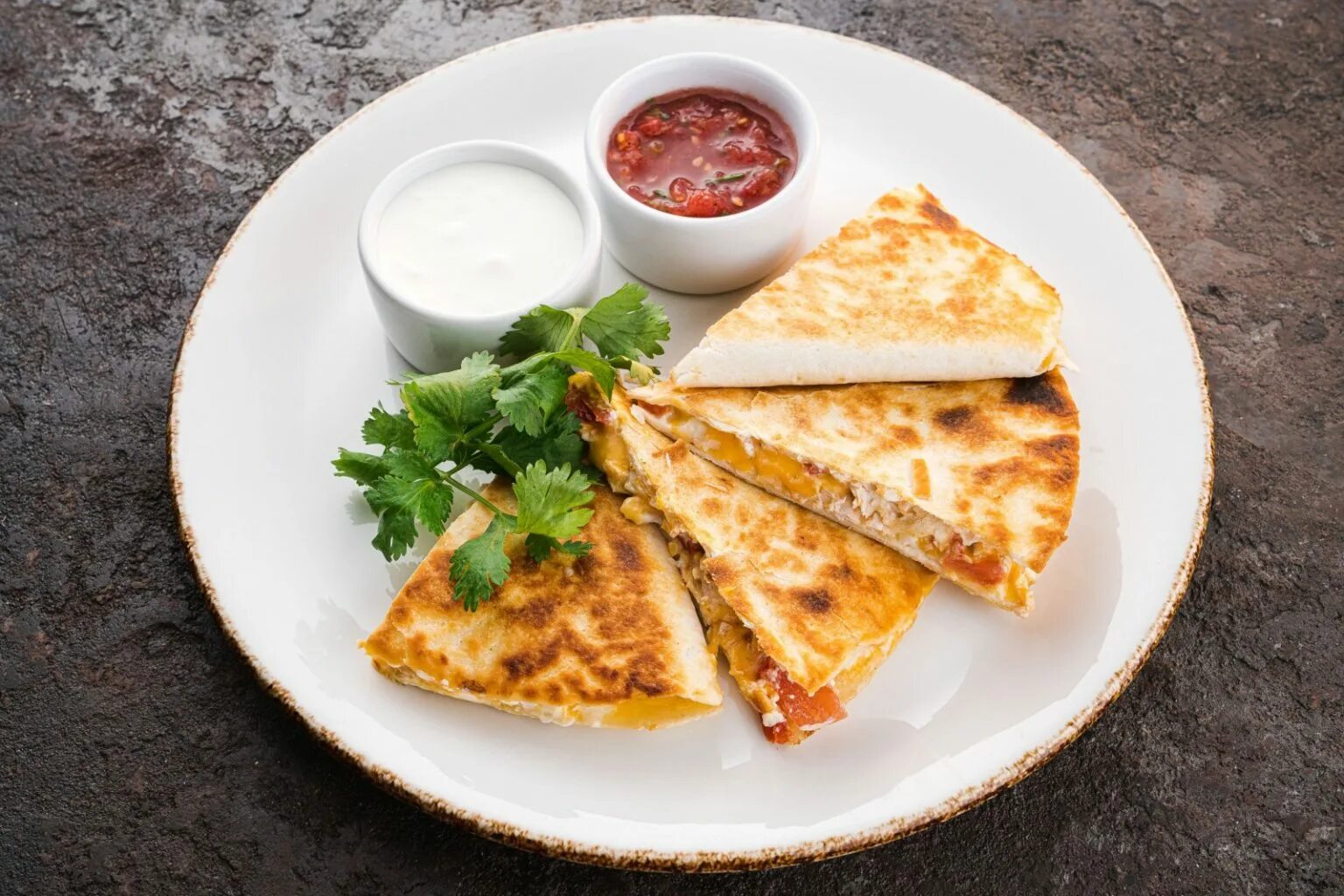 кесадилья что это. испанская кесадилья. кесадилья классическая. кесадилья белькович. мексиканская кесадилья с курицей.