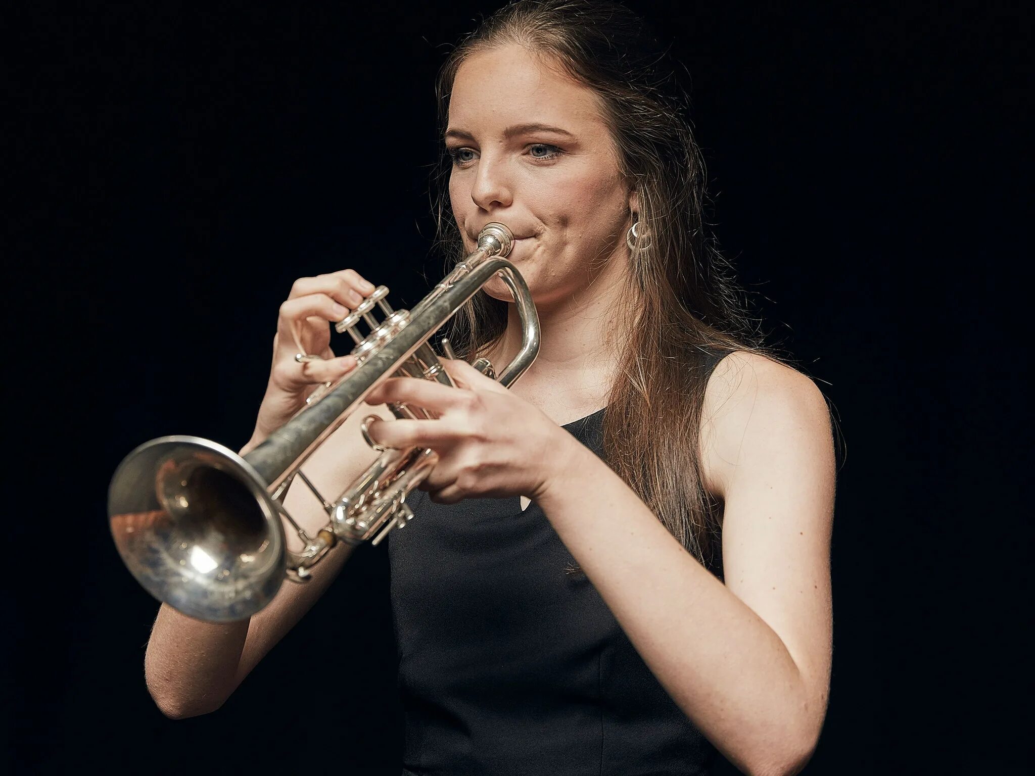 Ульяна кузьмина москва. Оксана янчукович. Лола астанова и степан хаузер. Минор девушка. Лола астанова бах g minor.