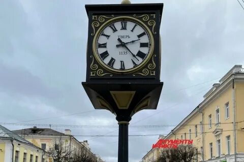Часы на трехсвятской тверь