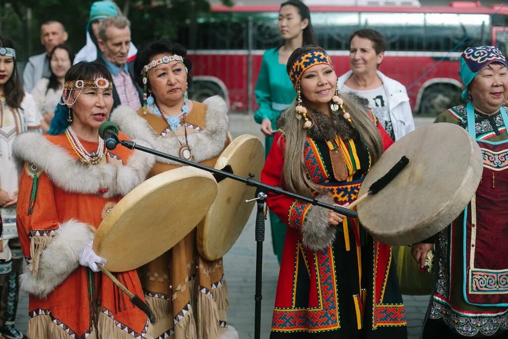 Как живут коренные народы россии. Жители народов России. Этнос. Жители Казахстана. Местные жители России.