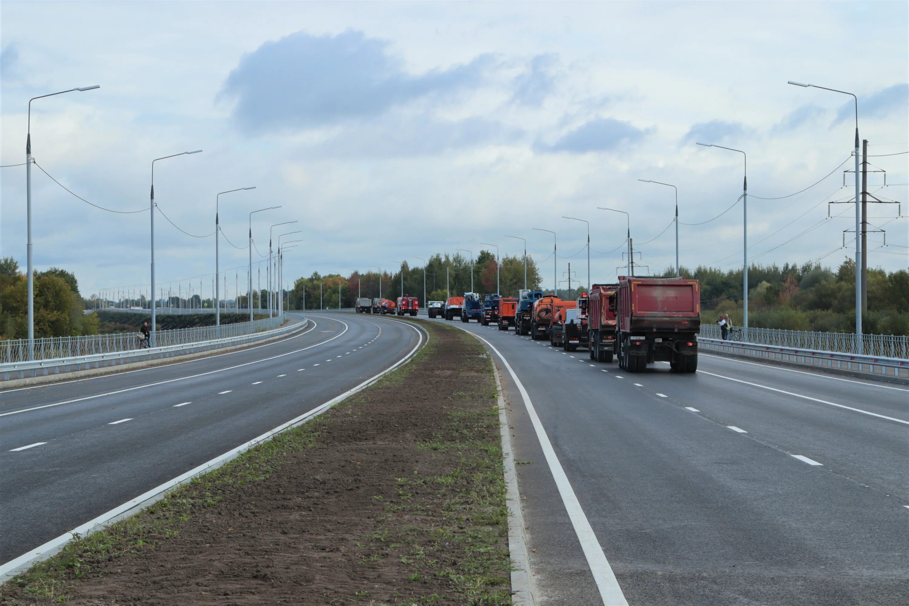 Была открыта новая дорога. Дамба Брянск 1 Брянск 2. Дорога дамба Брянск 1 Брянск 2. Брянск дорога к 2 Брянску. Новая дорога в Брянске.