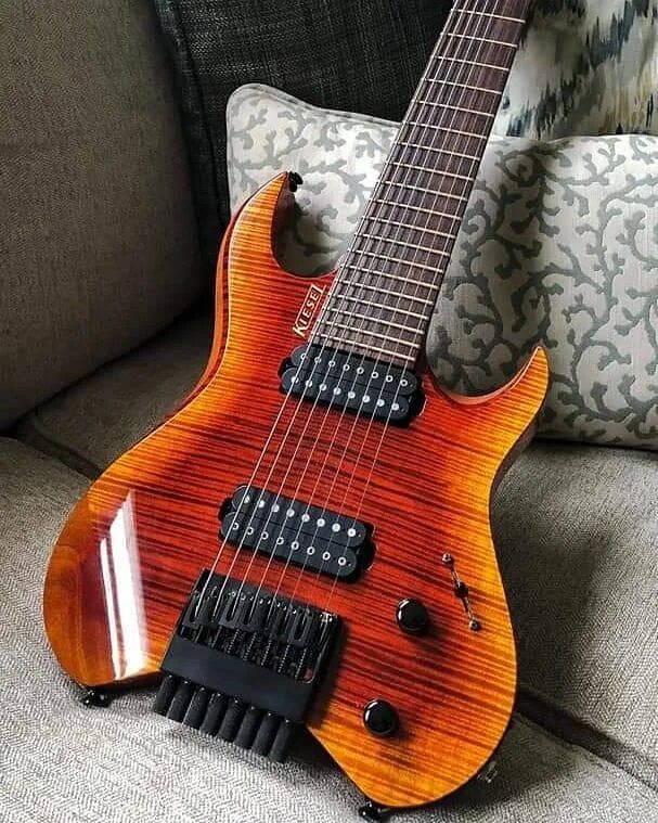 Электрогитара Kiesel. Гитарист Kiesel Guitars. Kiesel 8 String. Kiesel Hyperdrive Guitar.