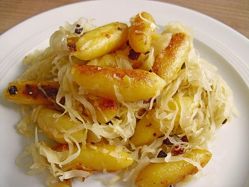 Лапша из картофеля. Картофельная лапша Schupfnudeln. Шупфнудель. Немецкий Шупфнудельн. Henglein Kartoffelnudeln.