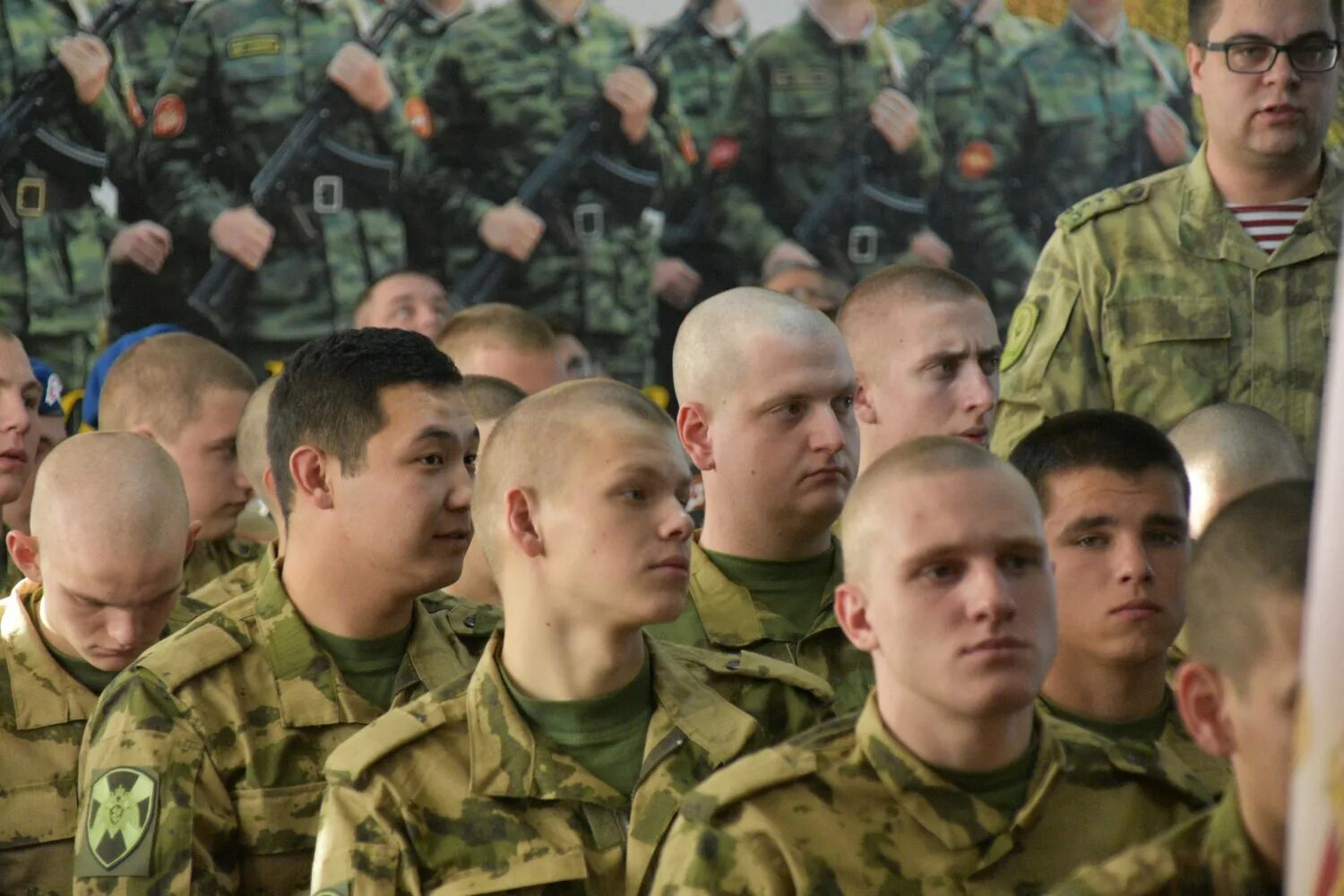 Осенний призыв. Саратов армия. Русский солдат. Призывники фото. Когда начнутся военные сборы запасников 2024 году