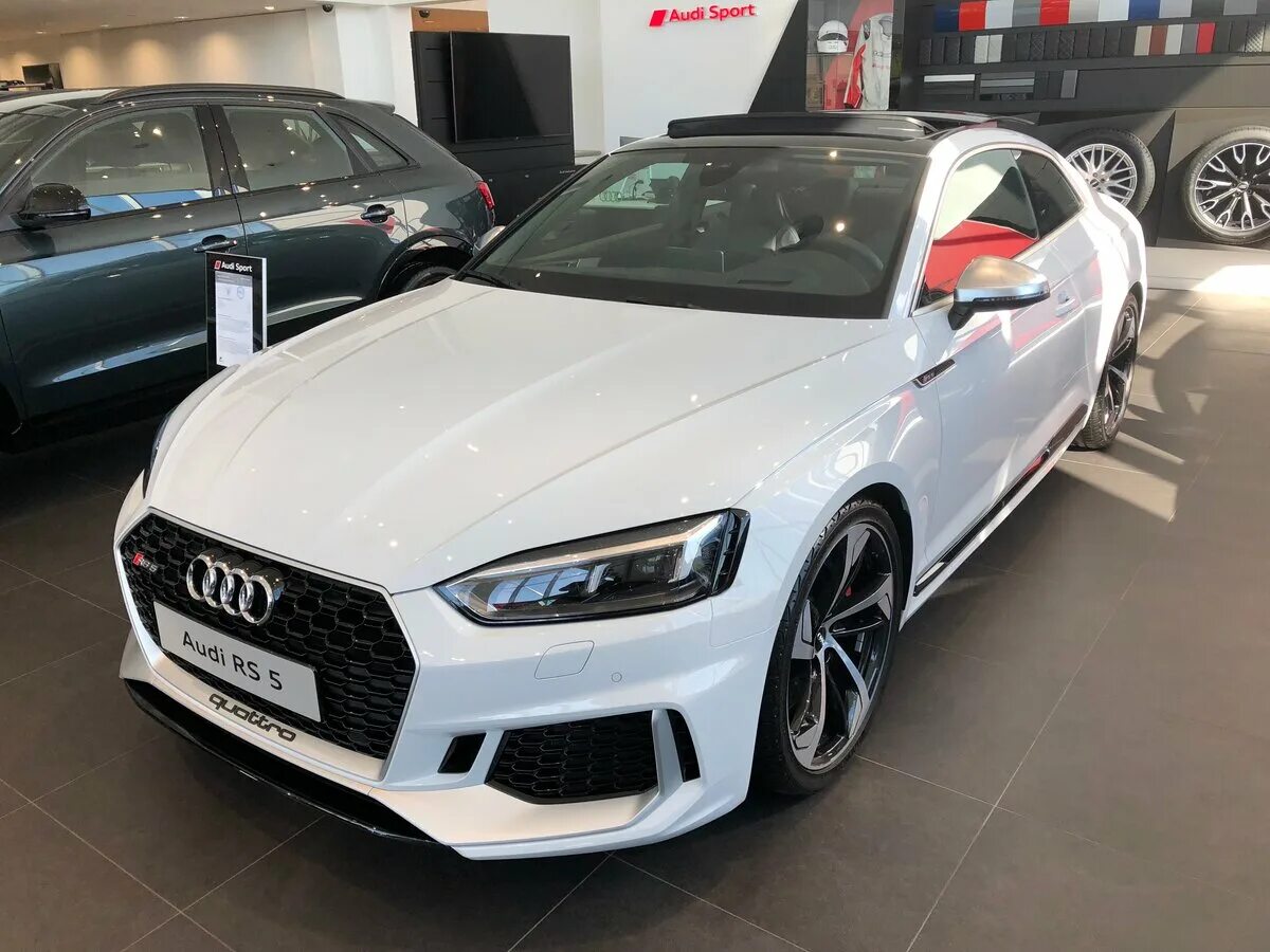 Купить ауди у дилера новую. Audi rs5 Coupe 2018. Audi rs5 White. Audi rs5 белая. Audi rs5 Coupe White.