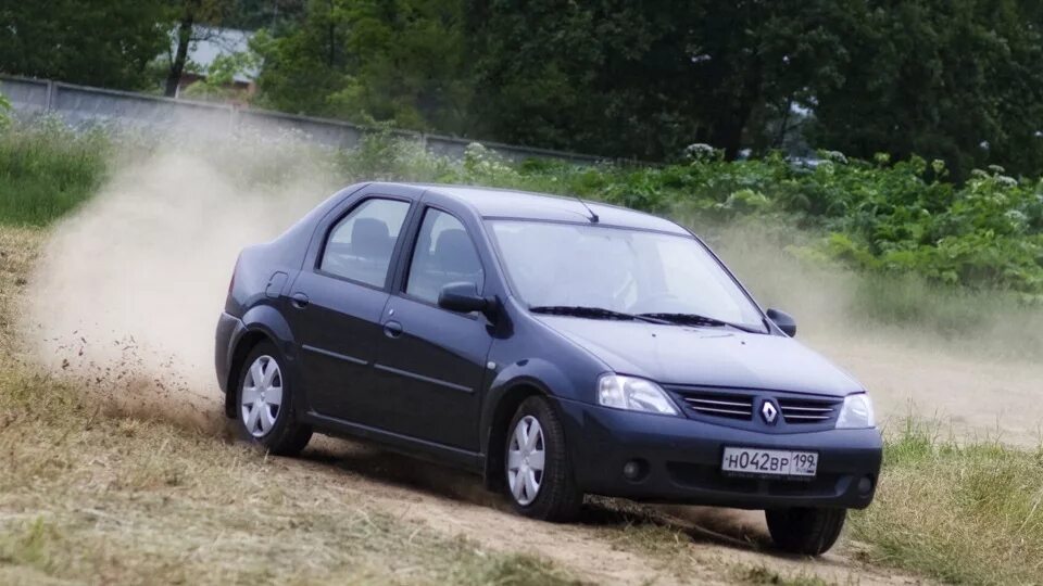 Сколько поколений логана. Рено Логан 1 поколение. Рено Логан 1.4 1 поколения. Renault Logan 1.6. Рено Логан 1 поколение 2008.