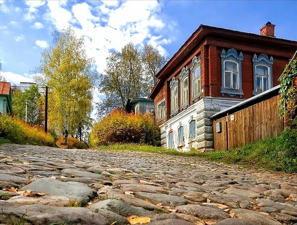 Городок. Плёс улочки Ивановская область. Малые города России Плес. Уездный городок Плес. Город Плес улица Островского.