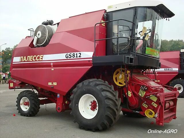 Каталог комбайна полесье. Комбайн палессе gs812. комбайн полесье 1218. полесье кзс 812. зерноуборочный комбайн полесье кзс 812.