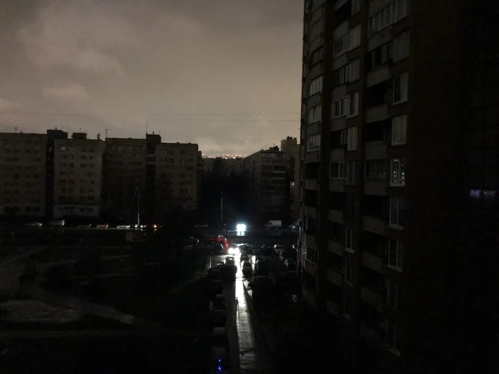 Харьков без света и воды сегодня. Откшлючили светв городе. Город без света. Город без электричества. Город с выключенным светом.