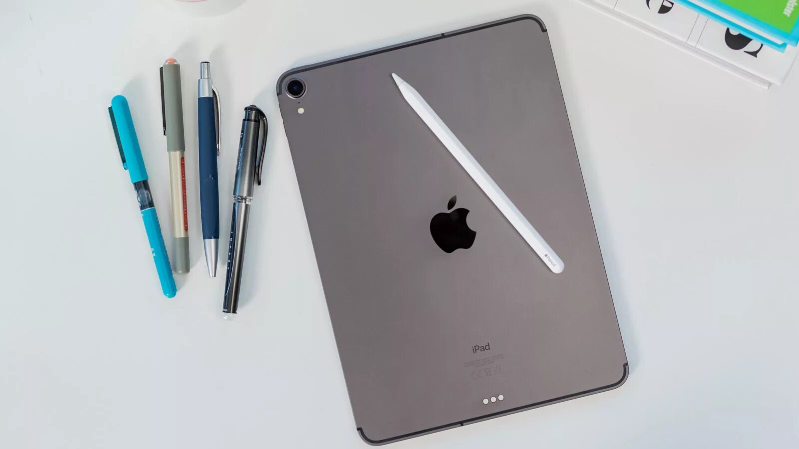 Ipad and apple pencil 2. Айпад и эпл пенсил. Ipad air 4 apple pencil. Ipad air 11 какой pencil. Apple pencil для ipad air.
