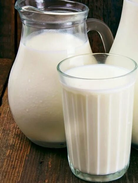 Домашний кефир из козьего молока. Овечье молоко. Козий кефир испания. Молоко длительного хранения. Напиток из козьего молока.