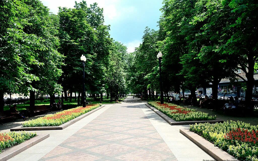 Покровский бульвар москва. Тверской бульвар сквер. Покровский бульвар москва улицы. Сретенский бульвар. Сквер на цветном бульваре в москве.