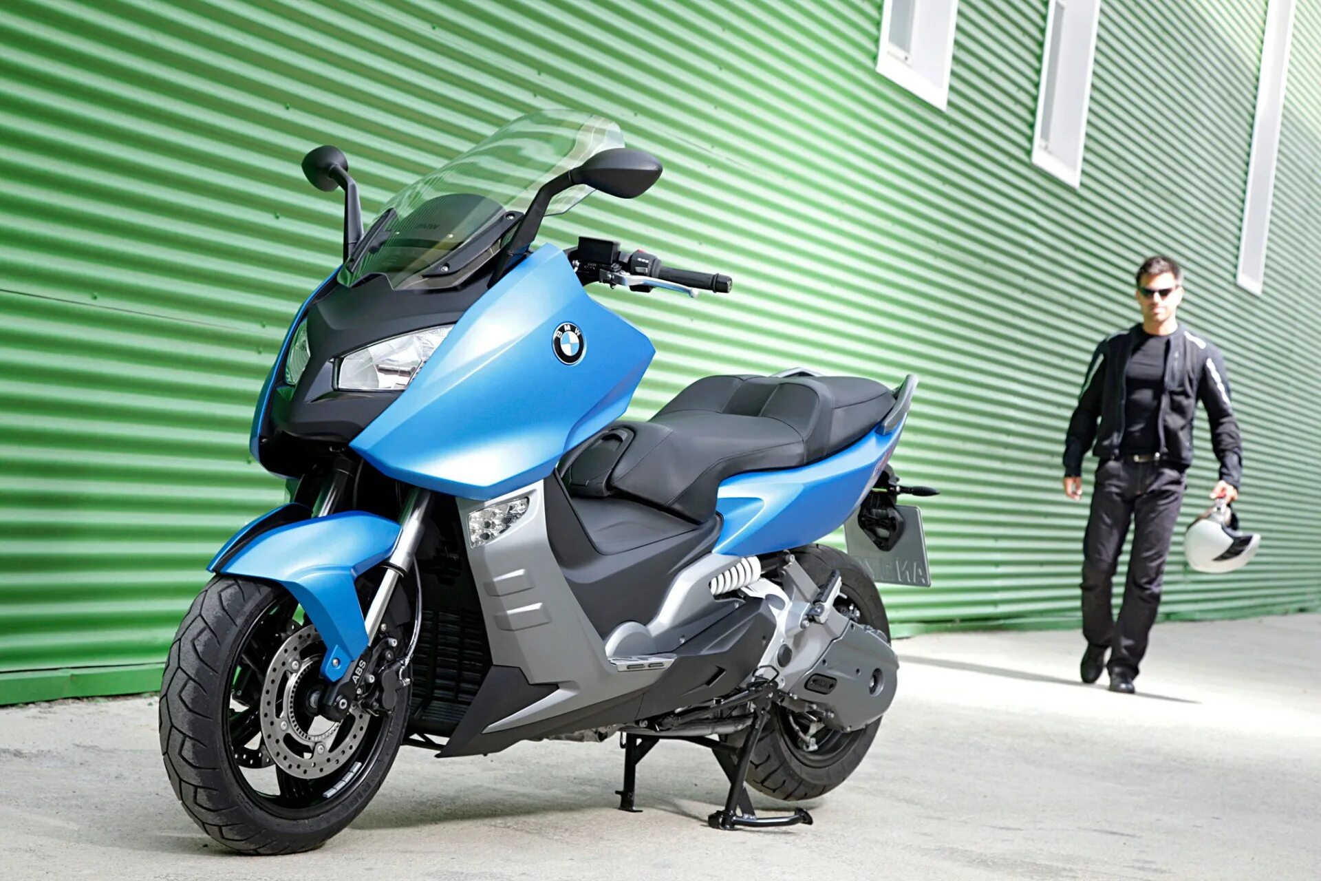 Макси скутер BMW. BMW c650 Sport. BMW c600 Sport. Скутер БМВ 600.