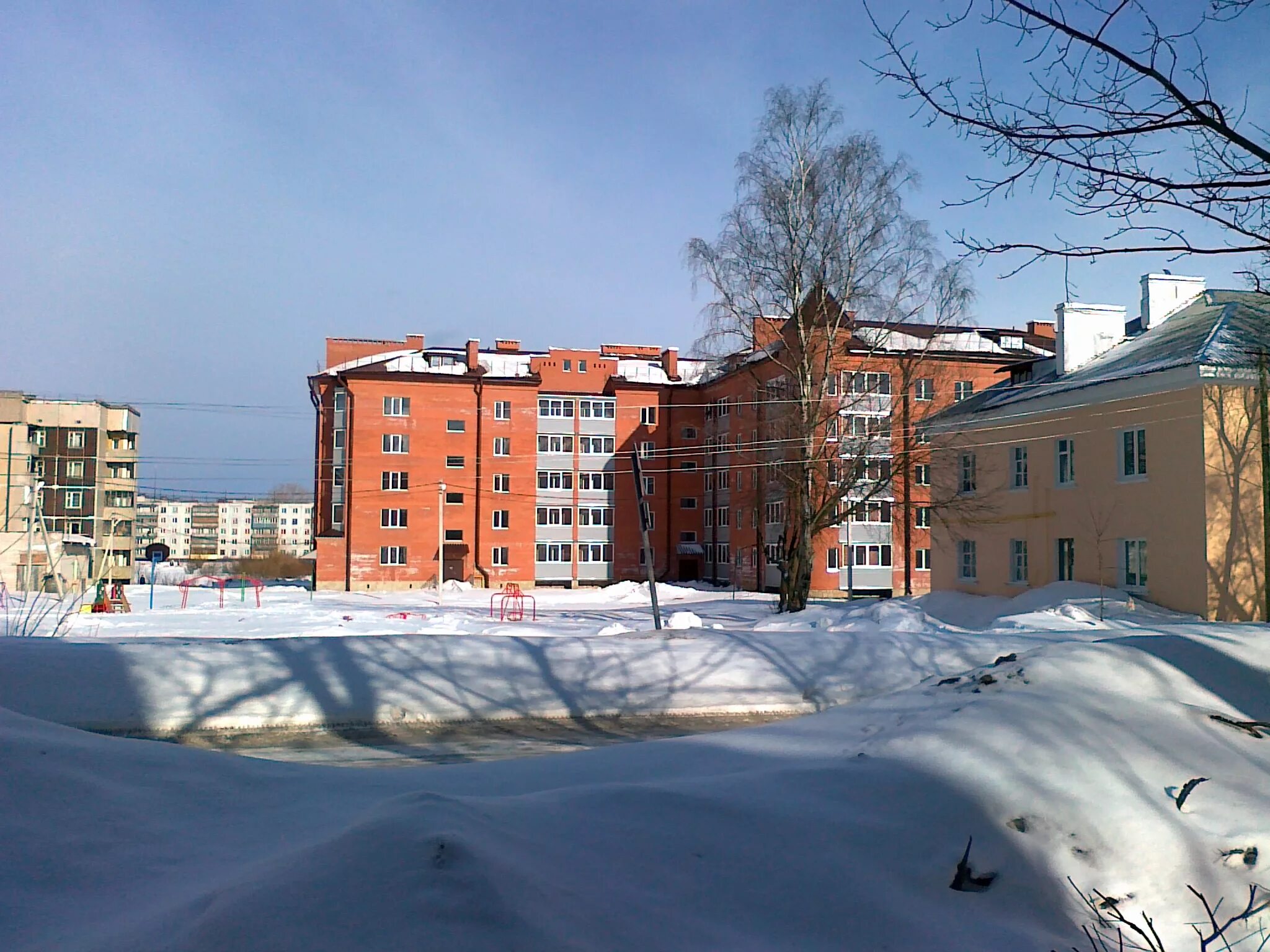 волховская набережная 44 кириши. дк волхов 2. кафе север. г волхов ул волгоградская д 1а. расстанная улица 11 волхов.