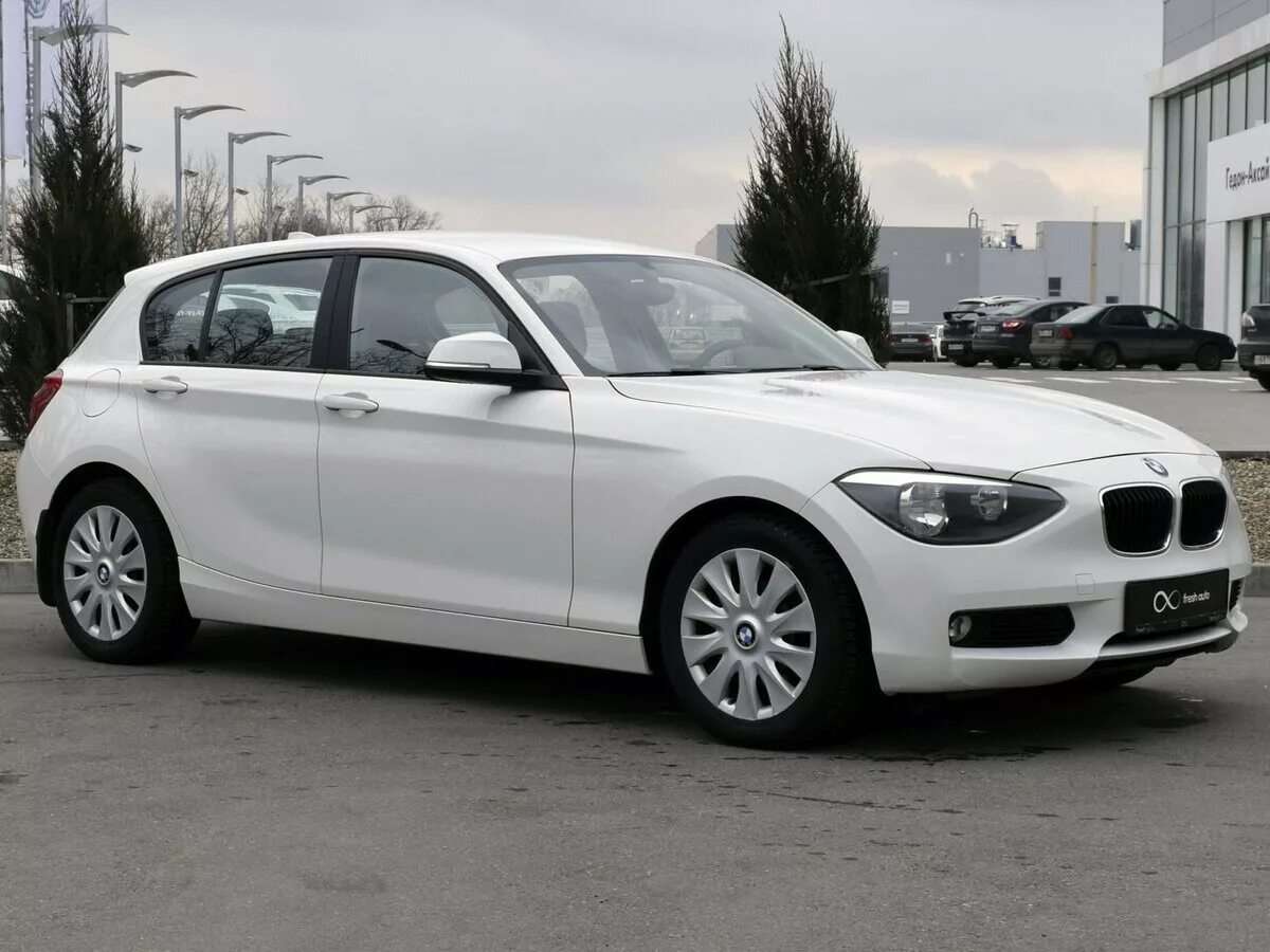 бмв 1-series 2011 1,6. Bmw f20 2012. Bmw 1 f20 urban. Bmw 1 urban line 2012. Bmw 120d 2012.