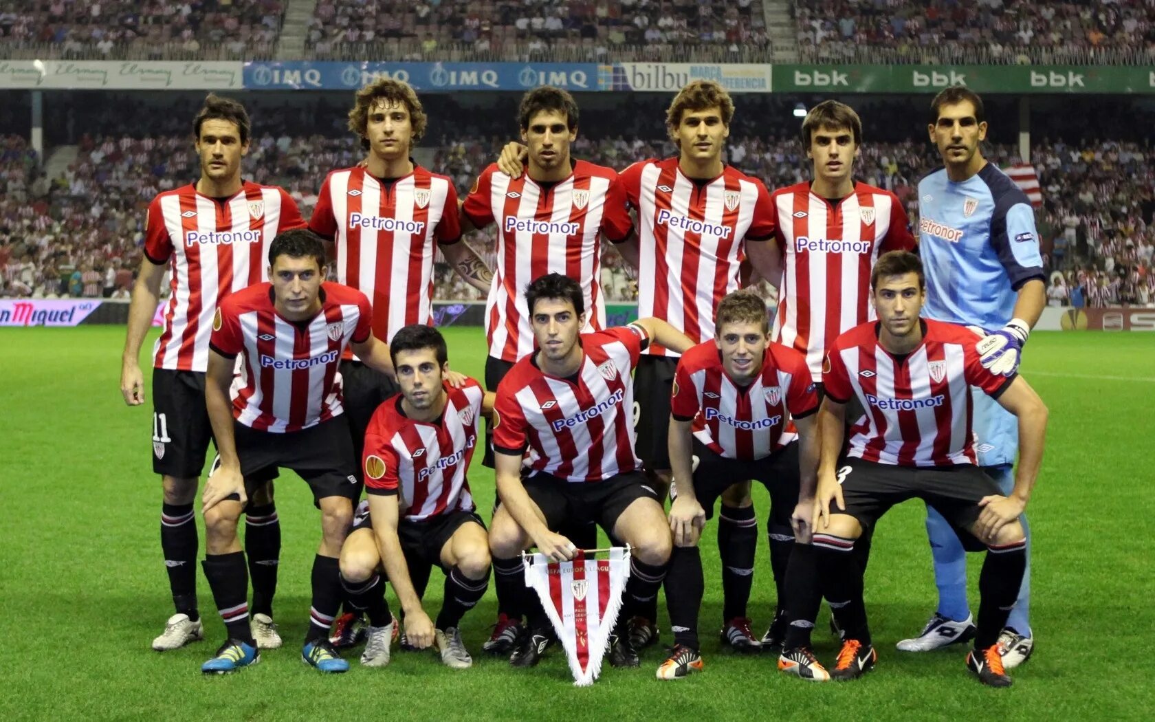 атлетика логотип. Athletic bilbao sevilla 2011. атлетика логотип. атлетико атлетико бильбао валенсия. атлетик бильбао севилья.