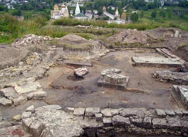 раскопках в иерихоне. археологические находки в великом новгороде. раскопки иверского монастыря самара. археологические раскопки в кремле москвы. археологические раскопки.