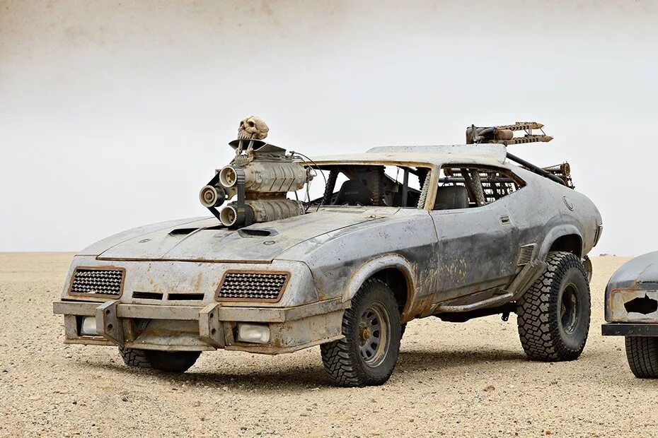 Безумный макс читать полностью. Ford Falcon Mad Max Interceptor. Ford Falcon XB 1973 Mad Max 2. Форд Фалькон Безумный Макс дорога ярости. Безумный Макс Interceptor 1979.