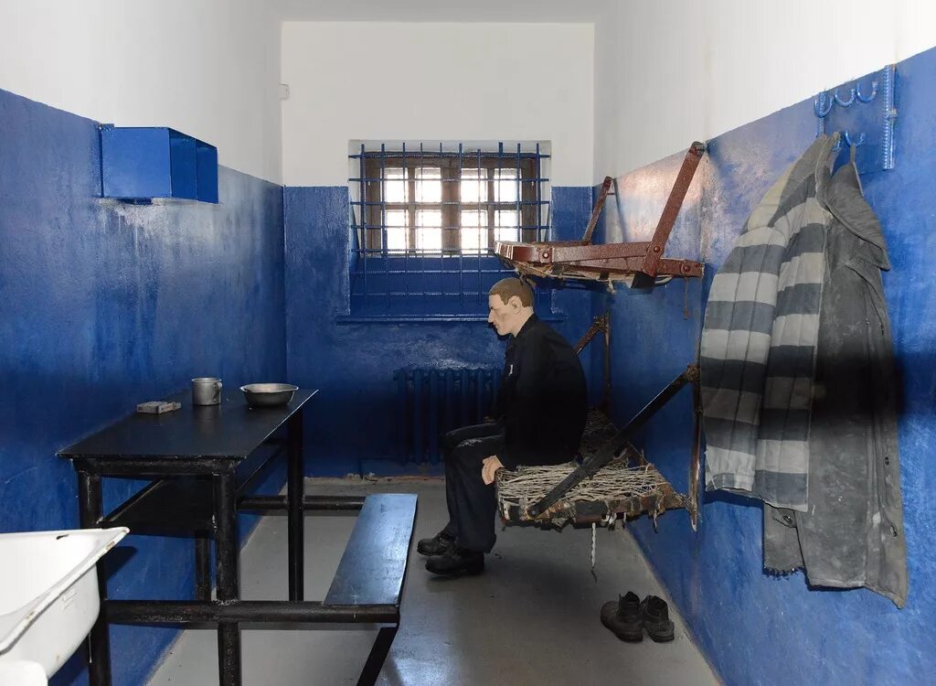 Писатели осужденные на каторжные работы. Тобольская тюрьма музей.