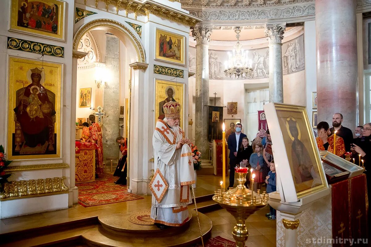 Царевича димитрия расписание. Храм царевича Димитрия Москва. Всенощное бдение храм царевича Димитрия. Больничный храм Святого благоверного царевича Димитрия. Храм царевича Димитрия внутри.