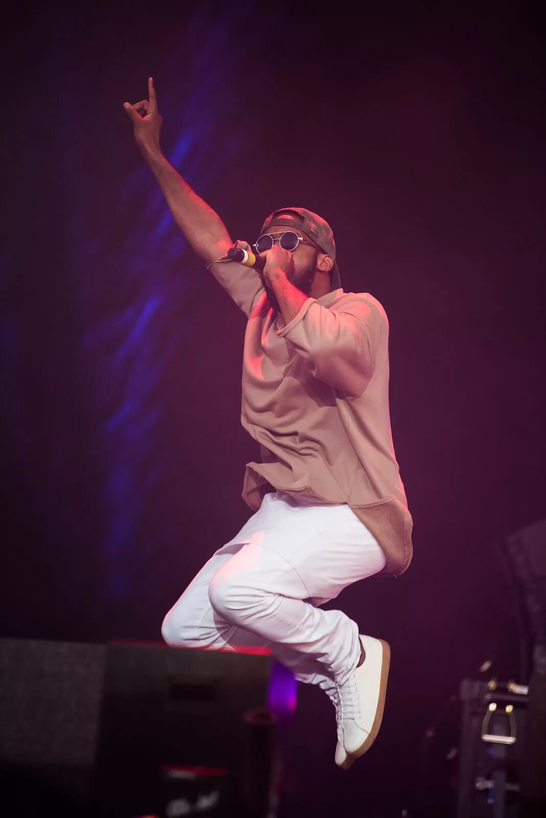 Better boy. How to build a better boy. Logo b_boy. Boy better know. Good boys 2019.