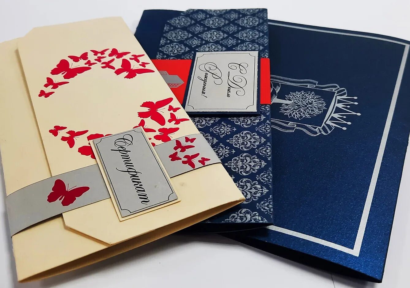Свадебная полиграфия. Открытка на дизайнерской бумаге. Типография для свадьбы. Свадебная полиграфия логотипы. Шелкография пригласительные.