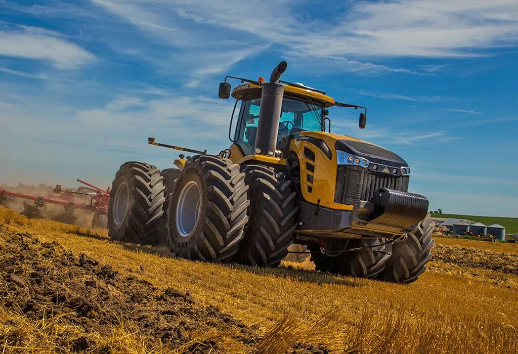 Самой дорогой трактор. Challenger mt900. Challenger mt975e трактор. Челленджер МТ 975 Е. Challenger MT 900 E.