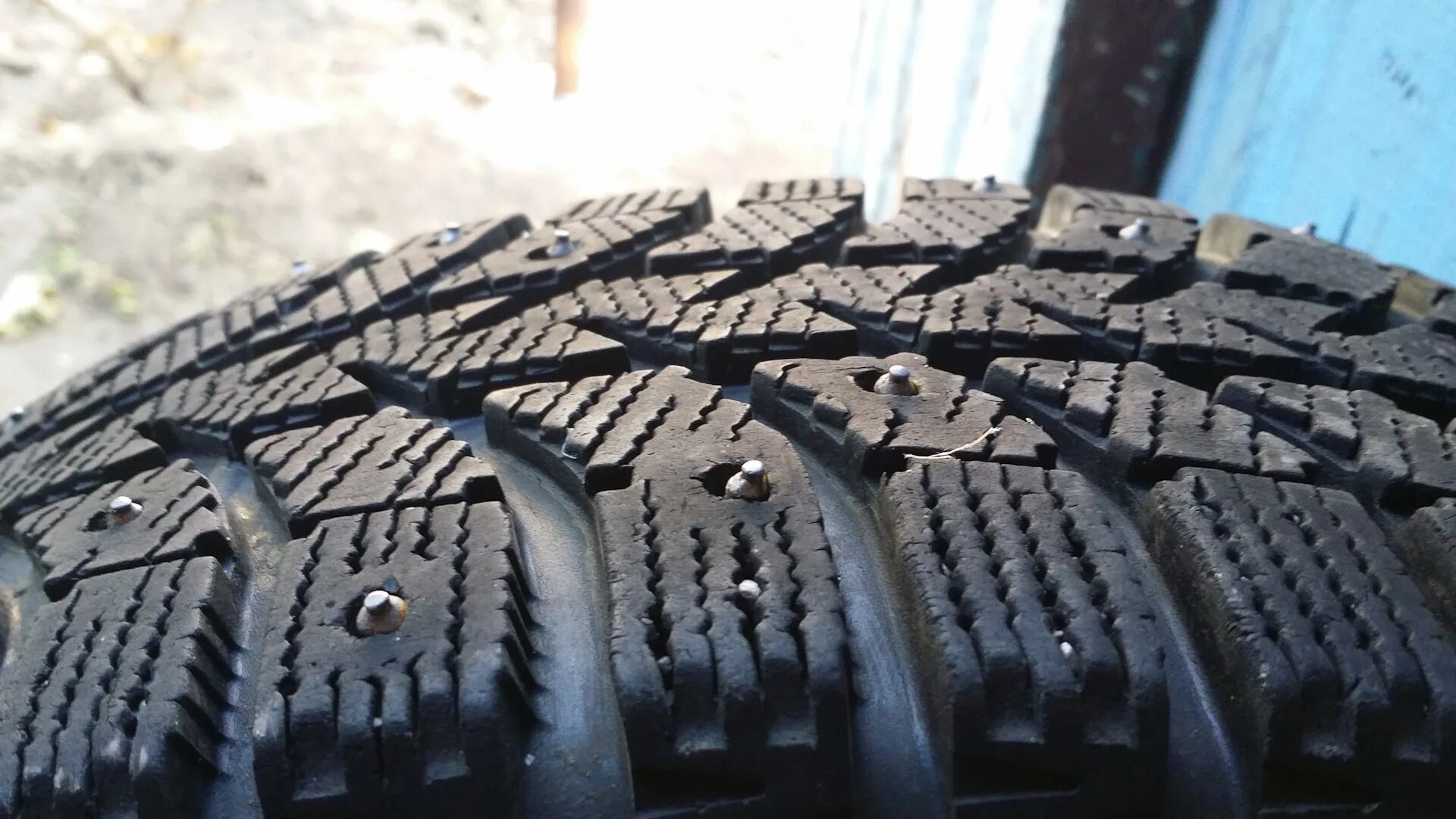 Goodyear ultragrip ice. Cordiant 205/55 r16. Зимний протектор шин. Formula ice 215/65r16. Резина зимняя r16 225/75.