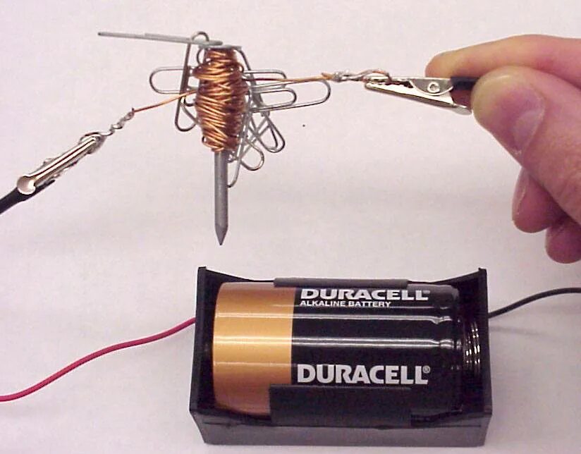Построить электромагнит. Электромагнит на 1.5 вольт. Намотка катушки (электромагнит) на 12 вольт. Электромагнитная катушка 220 вольт своими руками. Катушка магнитная 5 вольт.