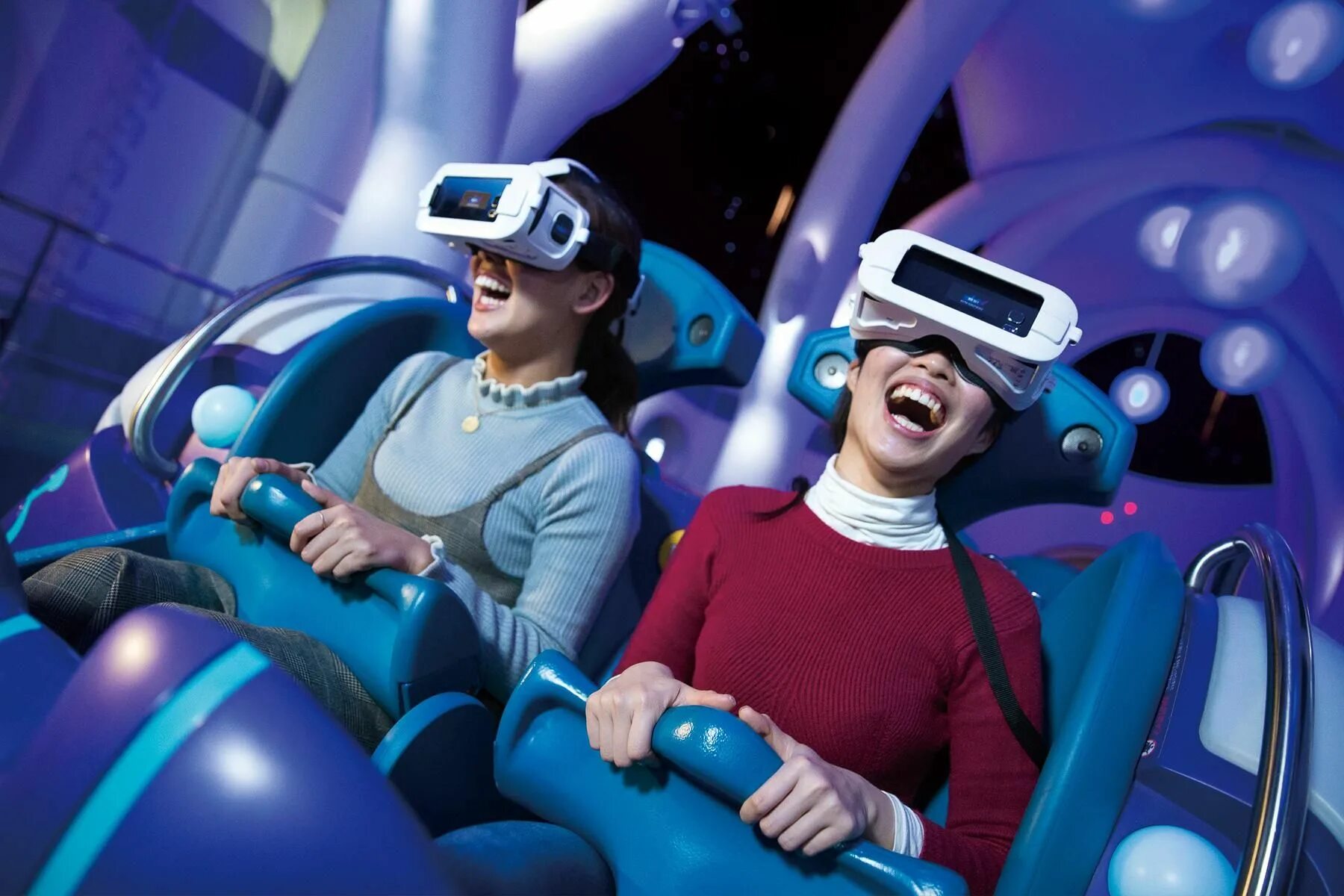 Vr riding. 5d кинотеатр американские горки. Американские горки 3d Cinema. Titan VR Вегас. Аттракцион VR на мероприятие.