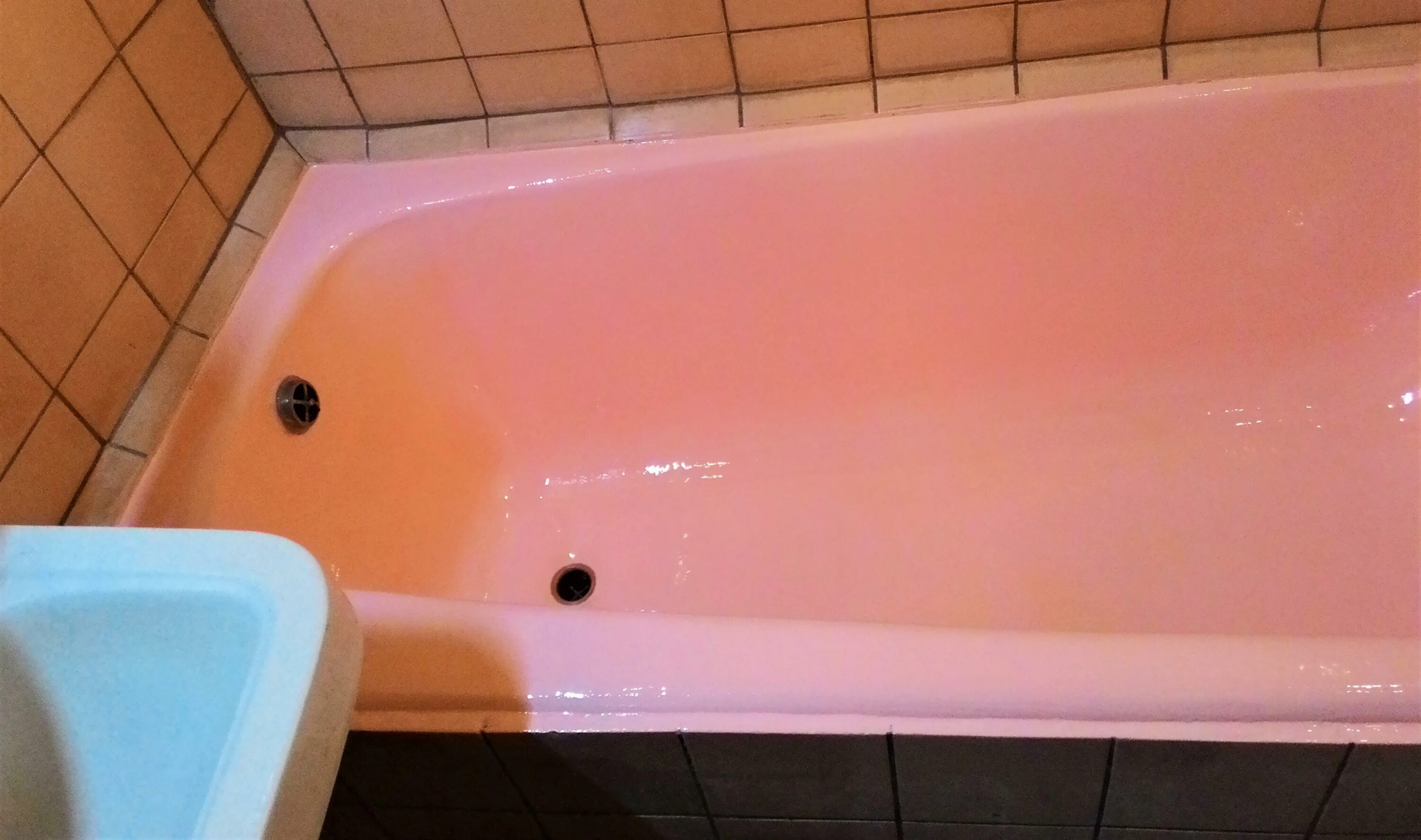 Ванная эмалированная. Розовая ванна акриловая. Цвета акриловых ванн. Восстановление ванны акрилом. Эмалировка ванной цена