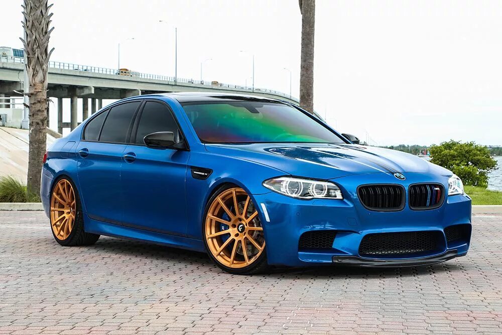Bmw m 5 10. BMW m5 f10. BMW m5 f10 синяя. BMW 5 f10 m5. BMW m5 f10 f.