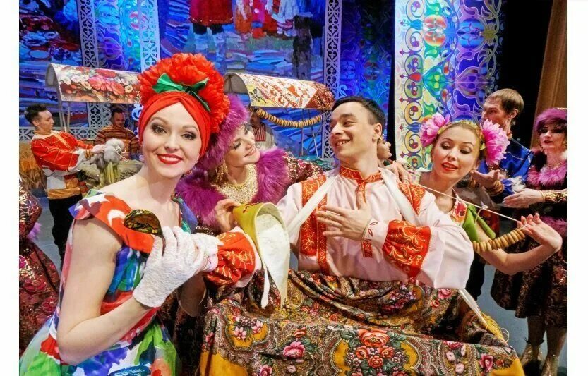 Шоу народные песни. Фольклорный ансамбль золотое кольцо. Шоу народные песни. Фолк шоу группа зазноба. Костюмы ансамбля надежды бабкиной.