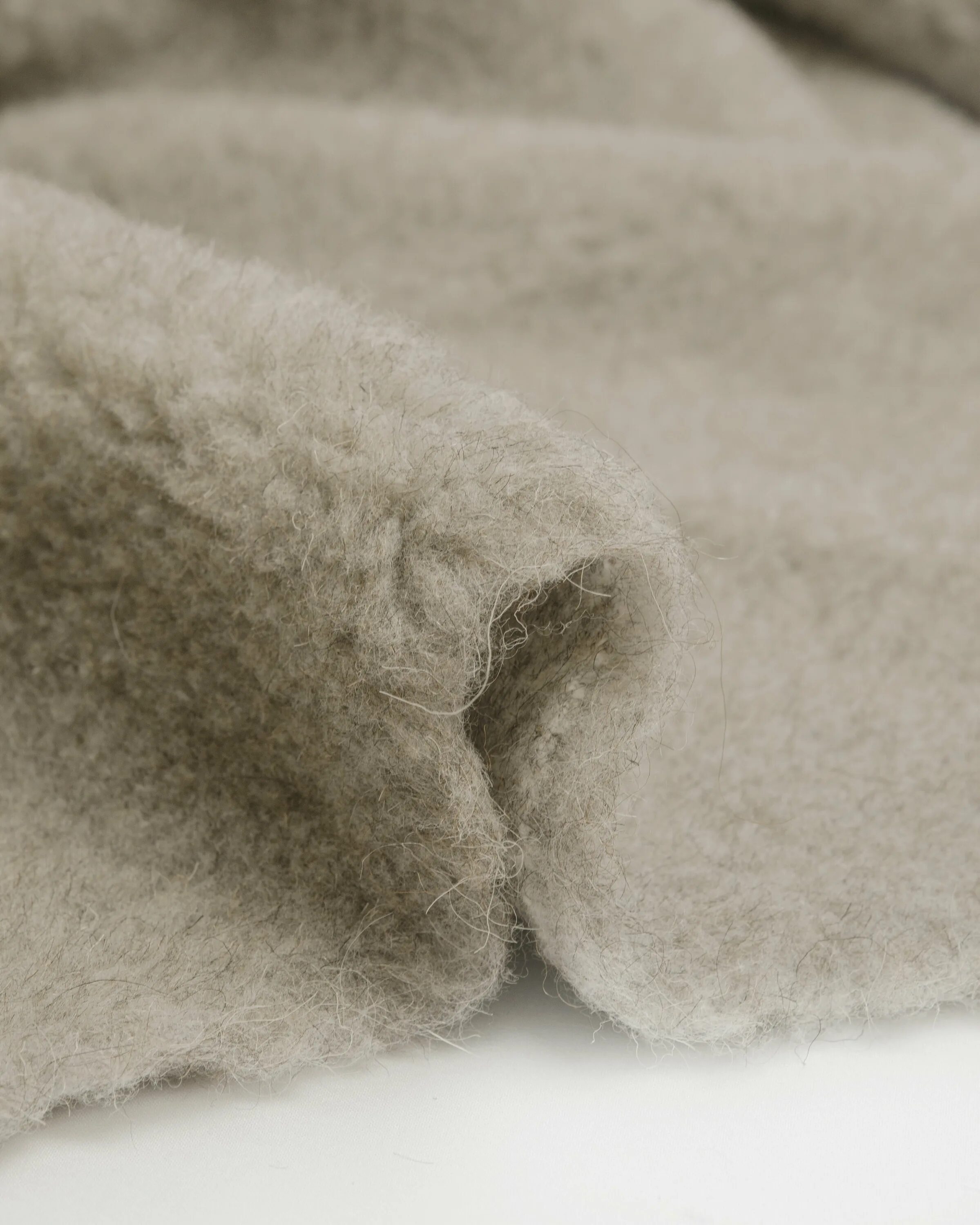 пушистая ткань. искусственный мех ткань. искусственный мех eskimo col. искусственный мех satin-7075. шерстяной искусственный мех.