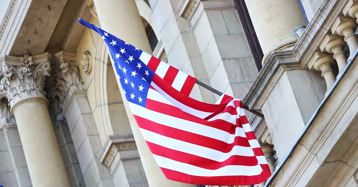 Попал под санкции сша. Правительство америки. америка сша. сша против рф. здания в америке.