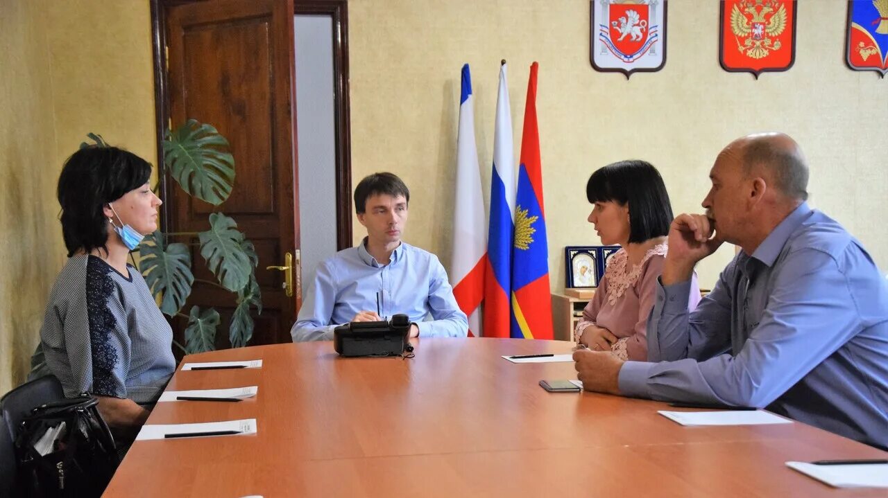 Директор школы мовчан. Директора школ красногвардейского района. Шапка утверждаю директор школы. Карповская школа орловского района. Директор школы согласование.