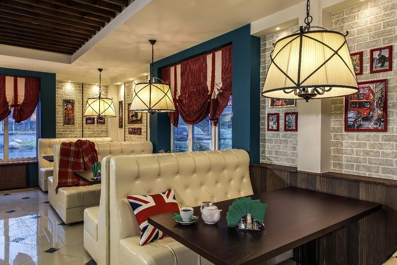 Кафе Британия Иссад. Кафе в британском стиле. Интерьер кафе в английском стиле. Кофейня в английском стиле.