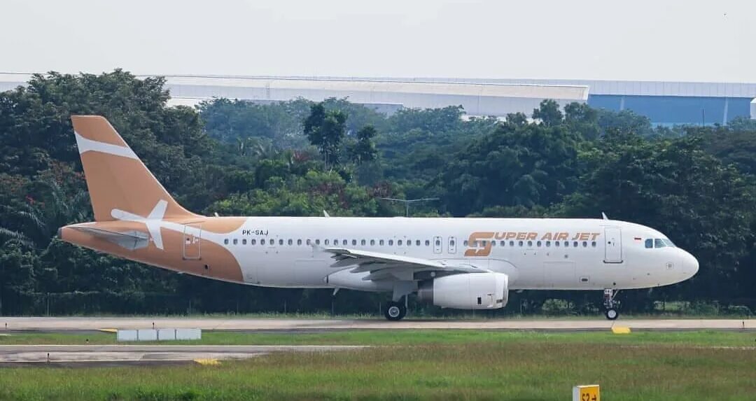 Джет эйр. Super Air Jet. Super Air Jet Indonesia. Super Air Jet Airbus a320-200. Ме 238 super Air Jet.