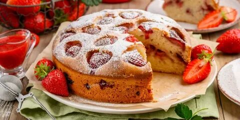 Шарлотка из клубники в духовке простой