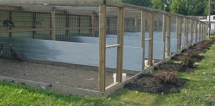 24 DIY Chicken Coop Ideas That Are Easy to Build - meowlogy Building a chicken c