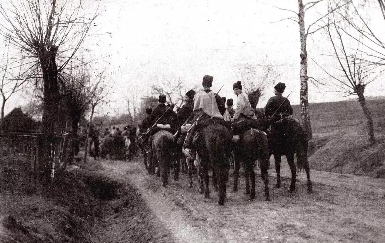 4 гвардейский кубанский казачий кавалерийский корпус. Через какую деревню проходили кавалеристы. Казаки под москвой 1941. 3 гвардейский кавалерийский корпус. Донской кавалерийский казачий корпус.