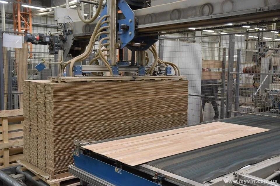 Линия для производства паркетной доски gm-1800. Фабрика паркета. Технология производства паркета. Завод косвик. Укладка паркетной доски.