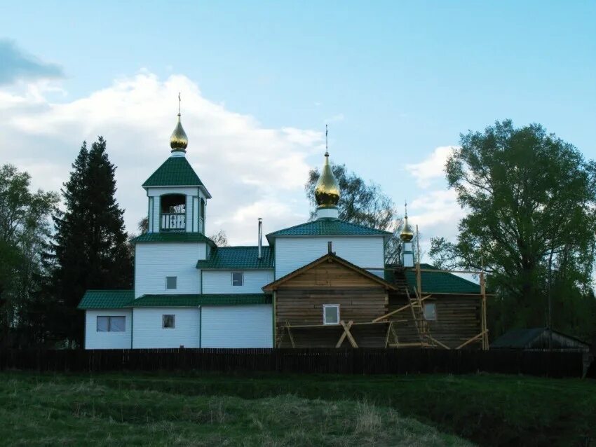 Погода в спаспорубе. Республика Коми Прилузский район село Спаспоруб. Церковь Спаспоруб. Свято Троицкий храм Прилузский район. Церковь Троицы Живоначальной Спаспорубе.