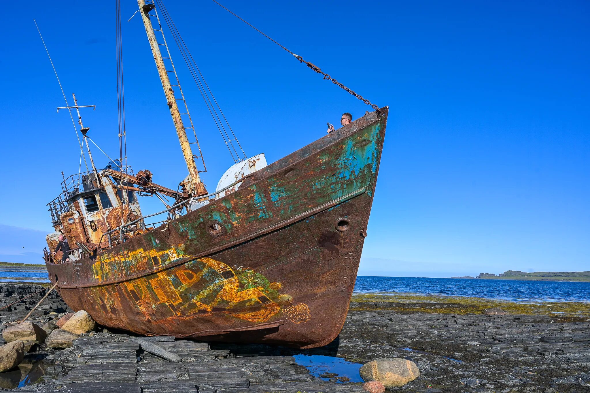 мели на волге. Rise shine судно село на мель. архипо-осиповка корабль сел на мель. рио корабль в кабардинке на мели. остров каргач череповец.