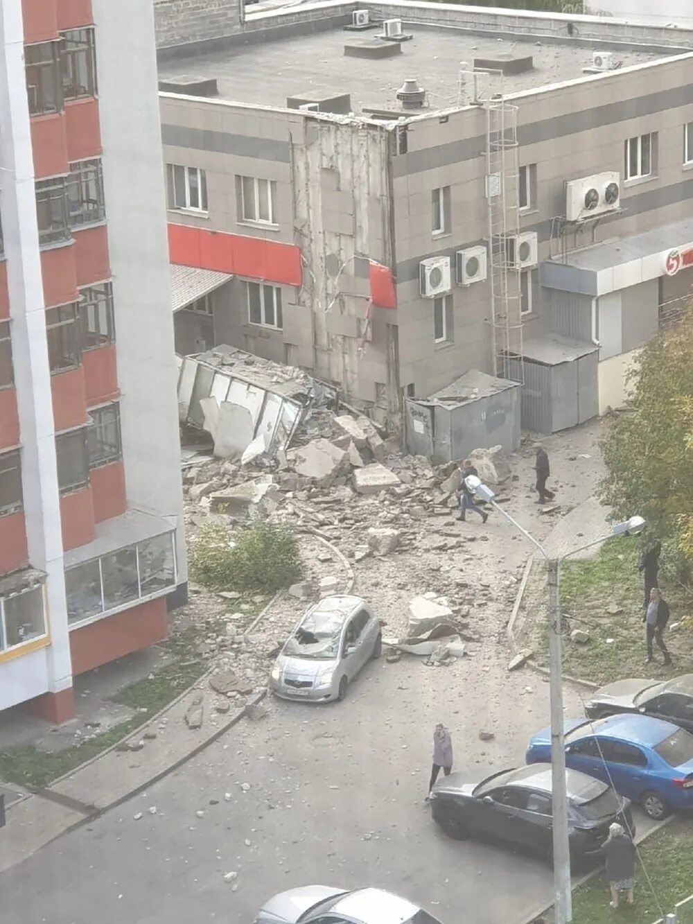 Обстрелы многоэтажных домов. Обстрел Белгорода многоэтажки. Взрыв многоэтажки в Белгороде. В Белгороде взорвали дом.